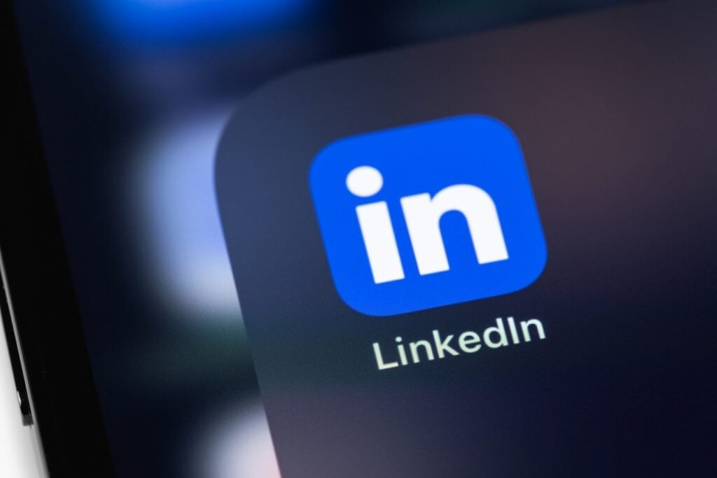 ريد هوفمان يترك مجلس مايكروسوفت بعد ارتفاع السهم 570%