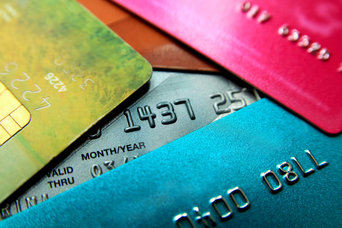 ارتفاع سهم CPI Card Group رغم نتائج مختلطة