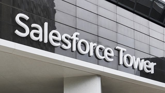 إخفاق سهم Salesforce يدفع إلى التخلي عنه