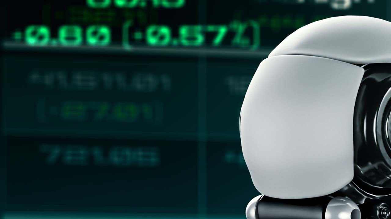 روبوت وفي الخلفية شاشة تداول يظهر عليها ارقام