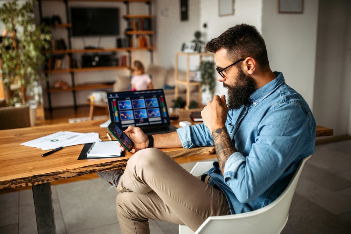 تراجع سهم Omega Flex وسط تحديات سوق الإسكان